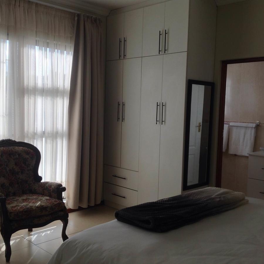 Vinolux Guest House Mthatha Extérieur photo