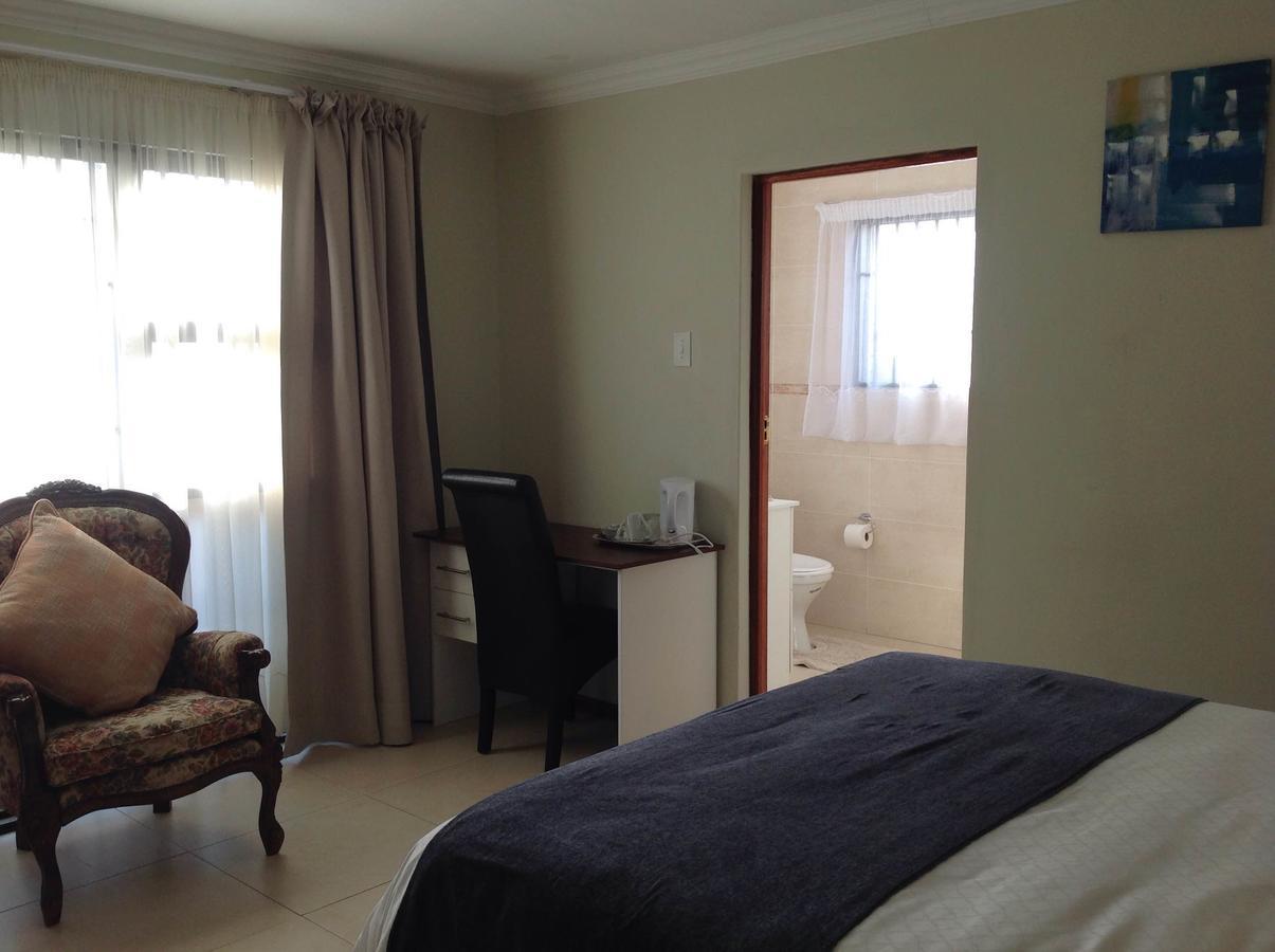 Vinolux Guest House Mthatha Extérieur photo