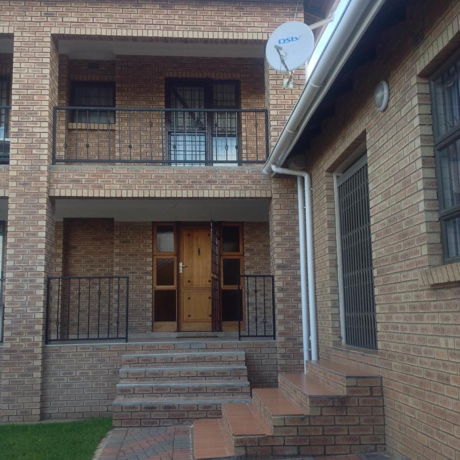 Vinolux Guest House Mthatha Extérieur photo